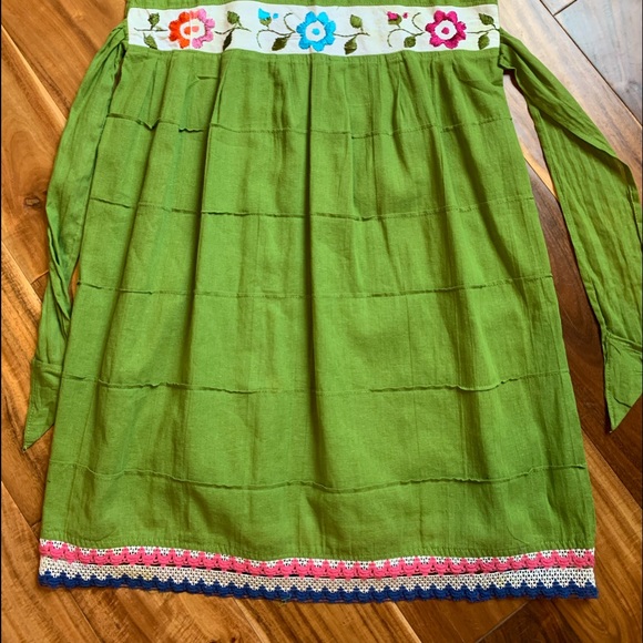 Dress - Picture 2 of 10